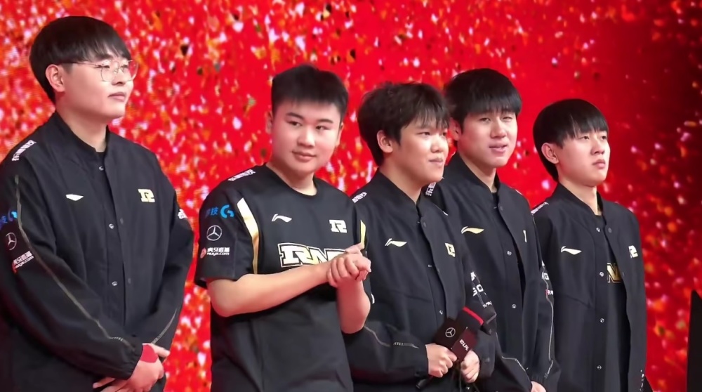 他们在场上 他们在场上